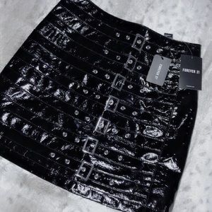 Short, black skirt
